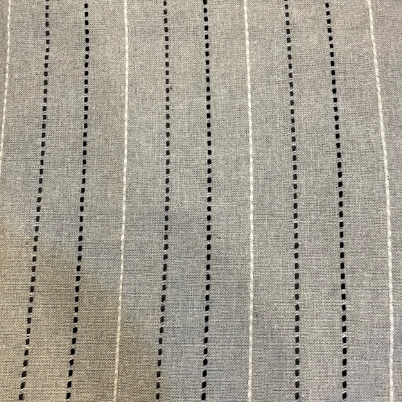 Table cloth and napkin set, NWT - Picture 2 of 4